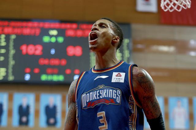 哈利伯顿35分迪文空砍35分 步行者胜尼克斯1-2